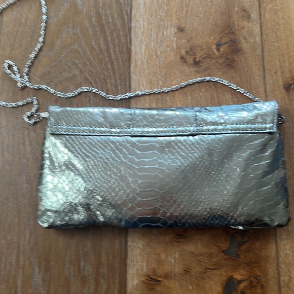 Silver handbag rectangular shape with chain new - Picture 3 of 6